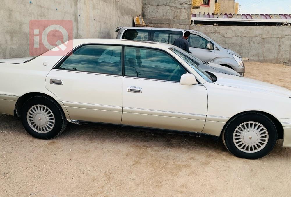 تۆیۆتا کراون